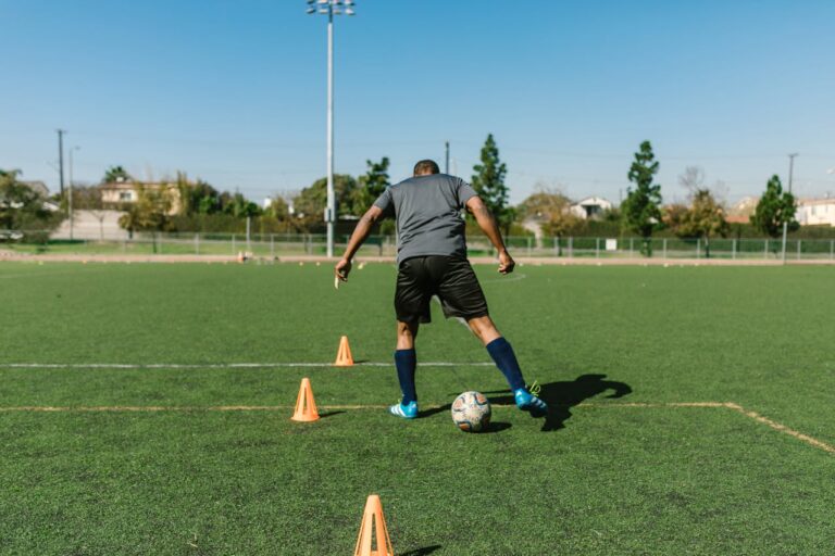 How to Prepare for Football Tryouts – Tips for Aspiring Players